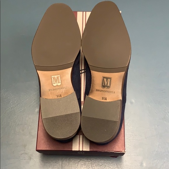 Bruno Magli Caymen Perforated - Picture 5 of 6